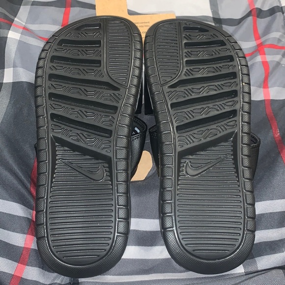 Nike Womens Benassi Duo Ultra Slide - Picture 2 of 3